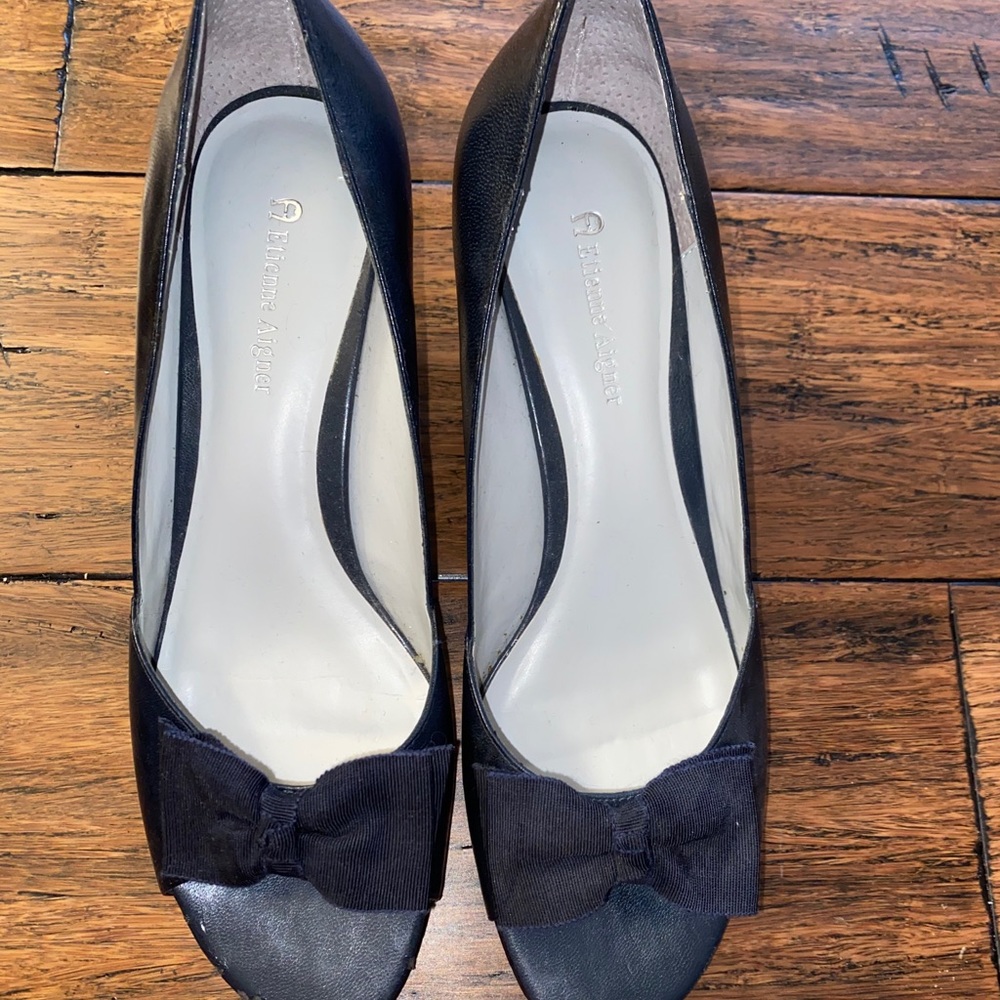 Navy blue heels